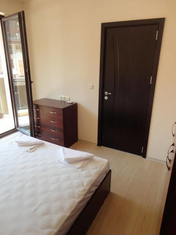 Holiday Apartments In Pomorie Extérieur photo